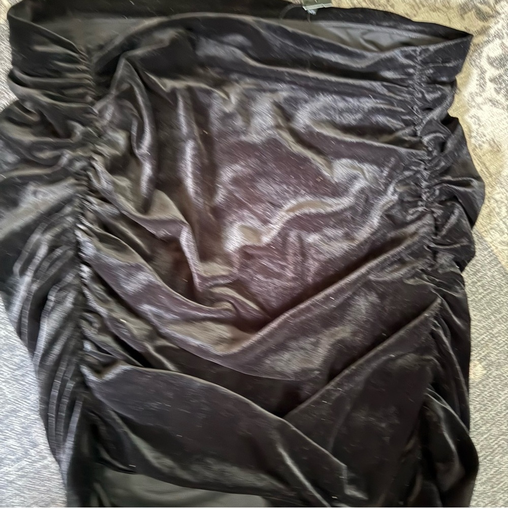 Express Black Ruched Skirt - Picture 4 of 6